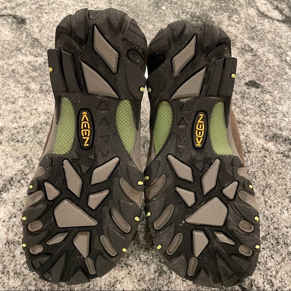 7.5 KEEN WOMENS CIRCADIA MID TOP WATERPROOF HIKING LIGHTLY USED - Picture 4 of 14